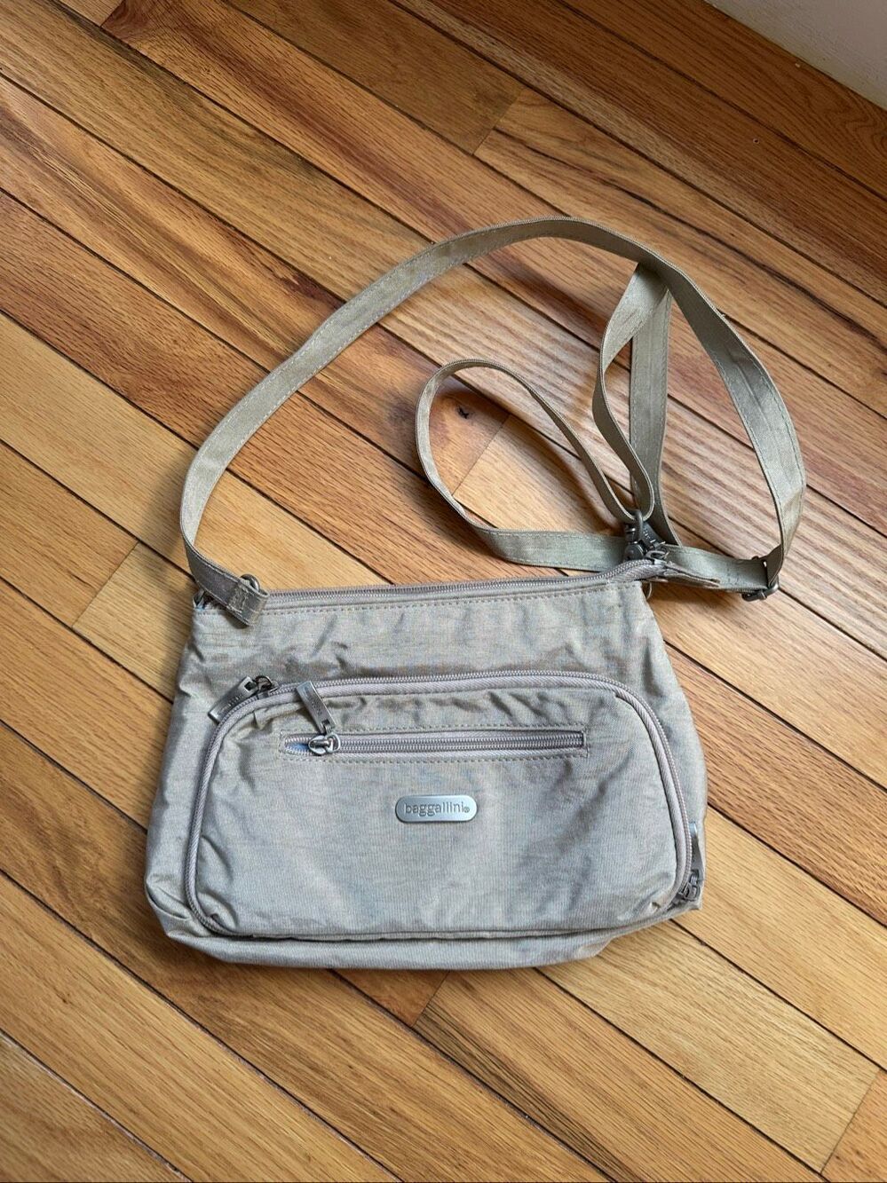 Tan Baggallini Crossbody bag